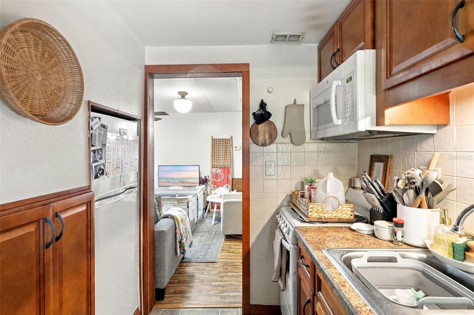 2ND FLOOR KITCHEN - 235 N SANS SOUCI AVE, DELAND