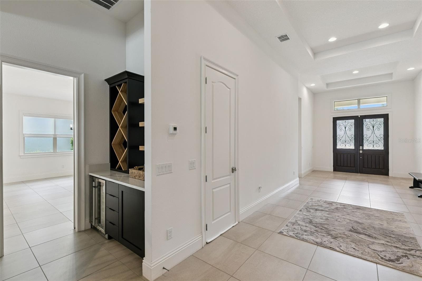 Spacious Entryway - 10840 MOBBERLEY CIR, ORLANDO