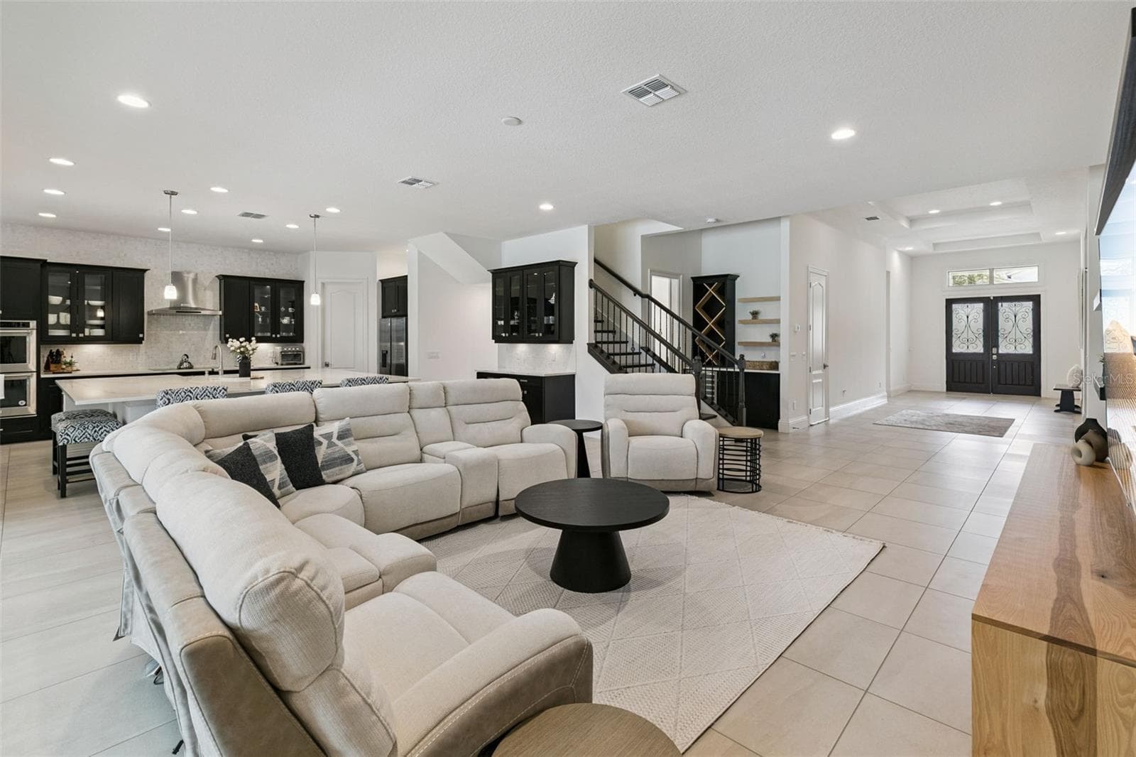 Open-Concept Layout - 10840 MOBBERLEY CIR, ORLANDO