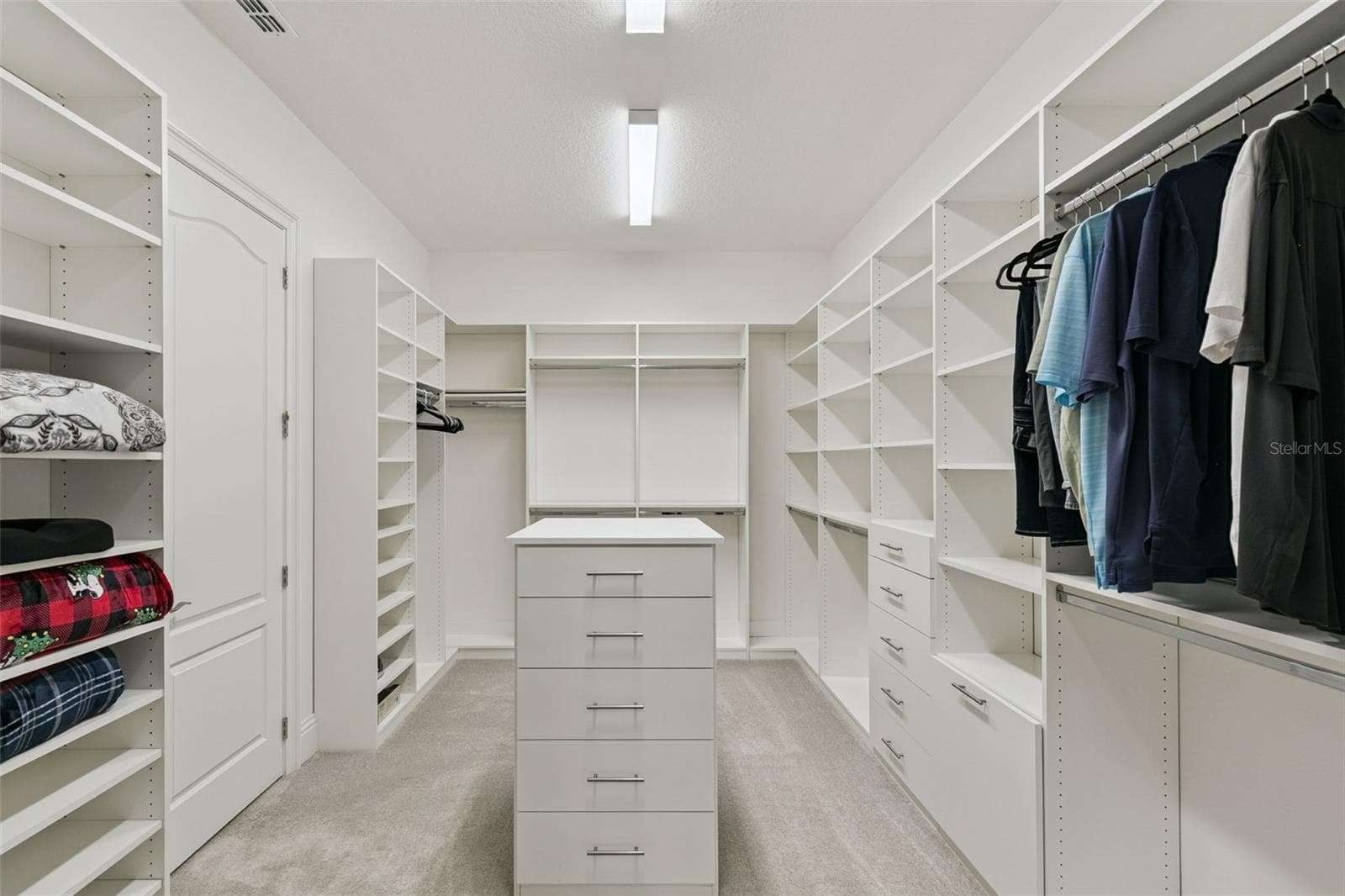 Custom Luxury Closet - 10840 MOBBERLEY CIR, ORLANDO