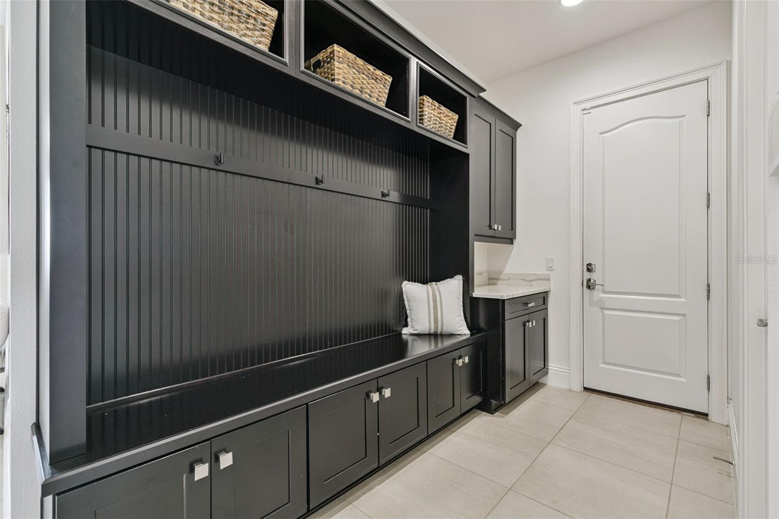 Drop Zone at Garage entryway - 10840 MOBBERLEY CIR, ORLANDO