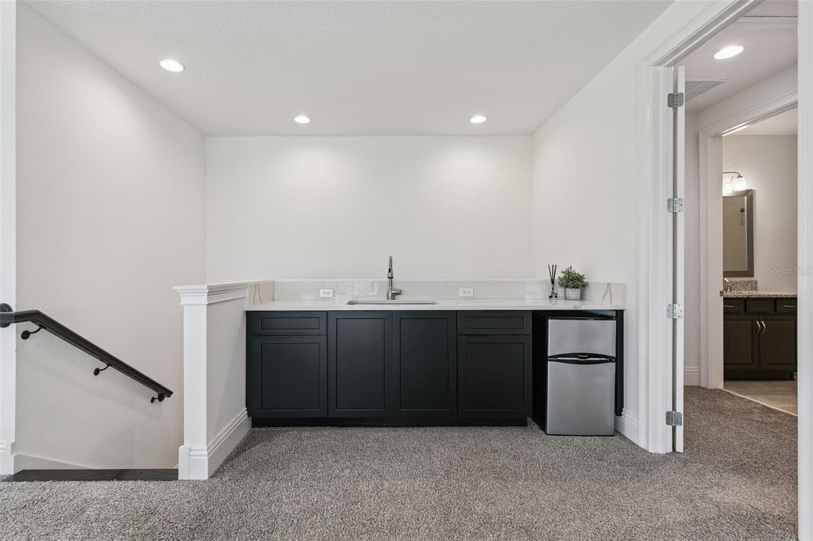Beverage Center/Wet Bar - 10840 MOBBERLEY CIR, ORLANDO