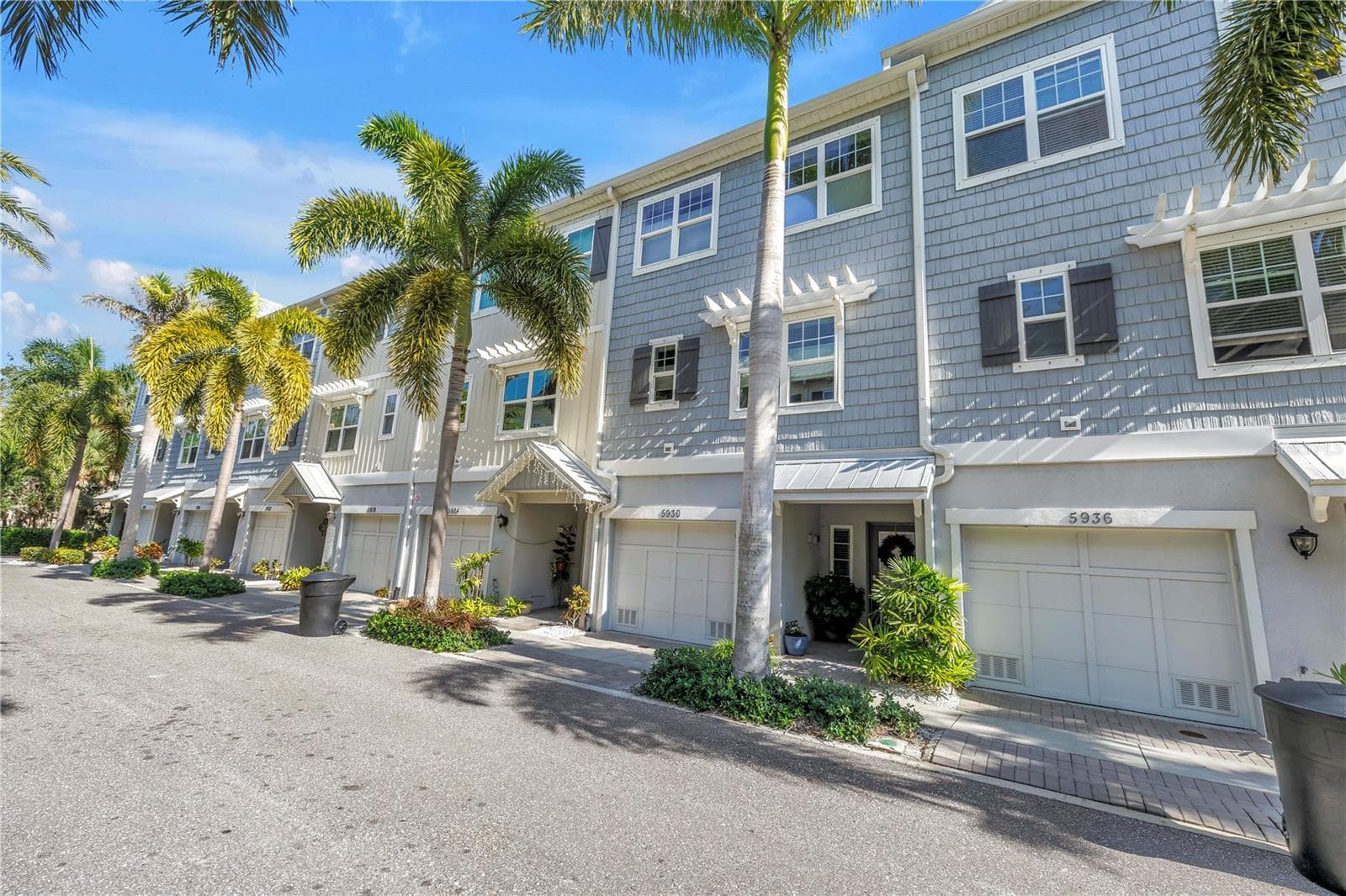 Townhouse at 5930 ANCHROAGE WAY S, ST PETERSBURG, photo 2 of 94