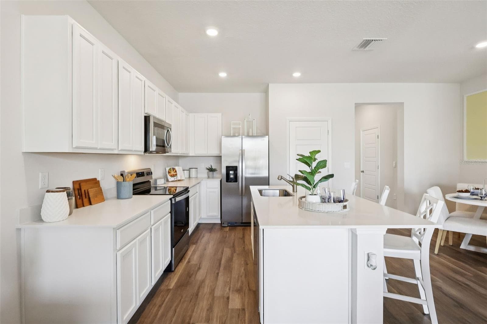 Townhouse at 1845 WOODEN ST, DAVENPORT, photo 11 of 31