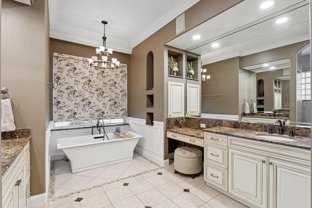 Primary Bathroom - 1066 CEASARS CT, MOUNT DORA