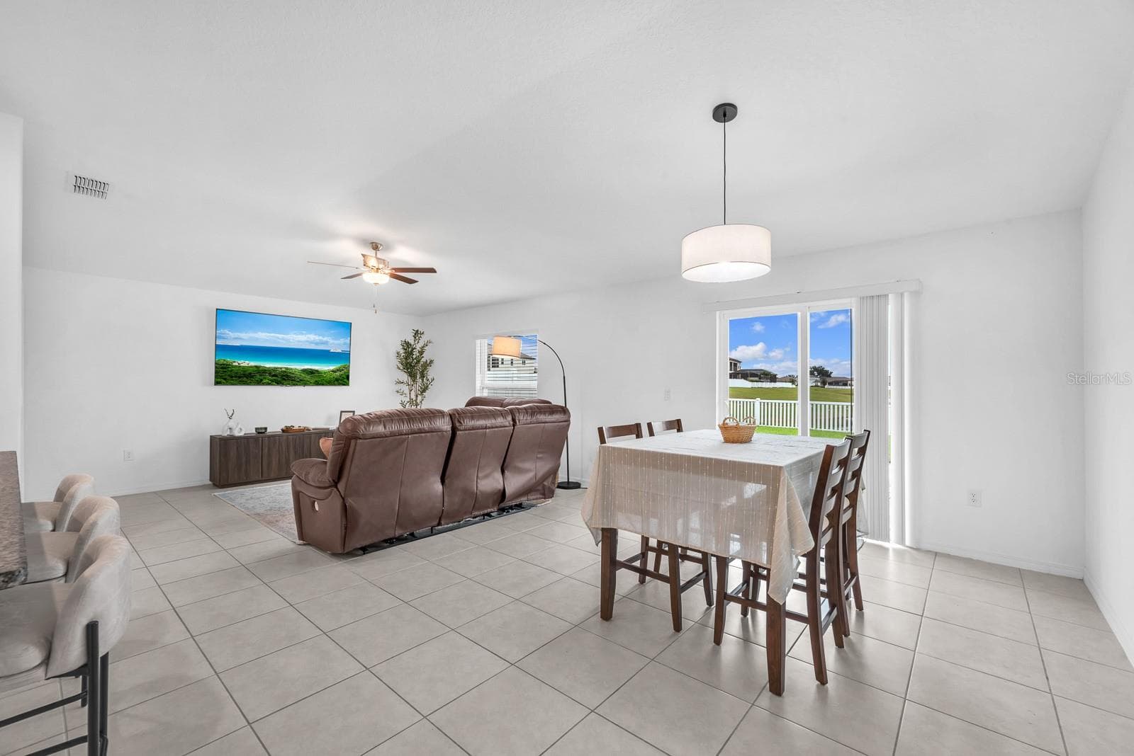 Single Family Residence at 12820 WESTON OAKS LN, RIVERVIEW, photo 3 of 31