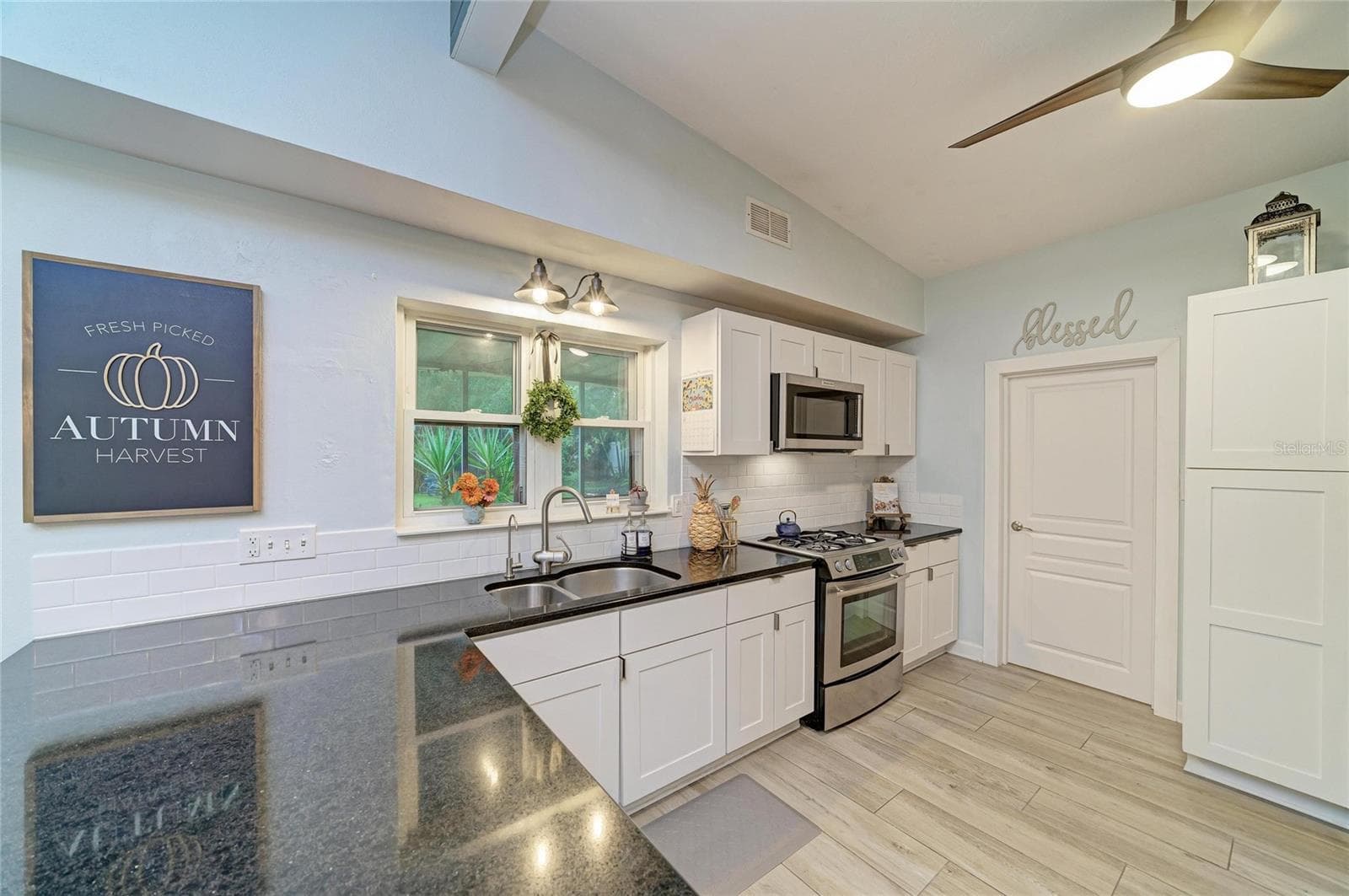 Single Family Residence at 126 HOLLY AVE, SARASOTA, photo 16 of 41