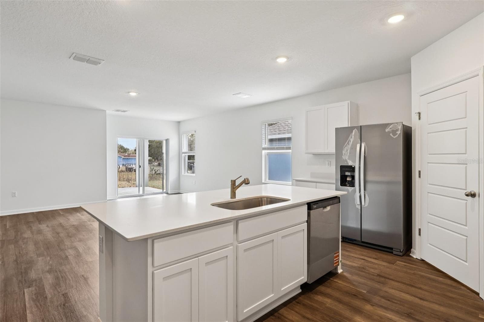 Single Family Residence at 1799 GRANDIOSE DR, LAKE HAMILTON, photo 10 of 32