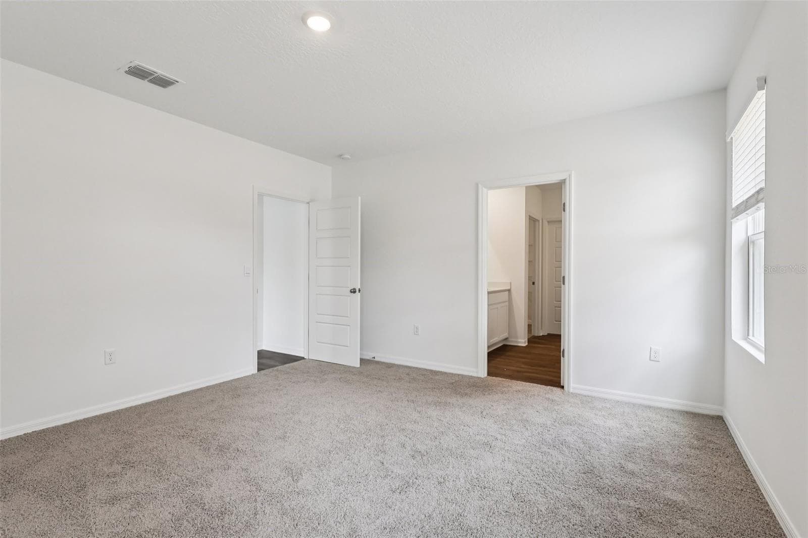 Single Family Residence at 1799 GRANDIOSE DR, LAKE HAMILTON, photo 21 of 32