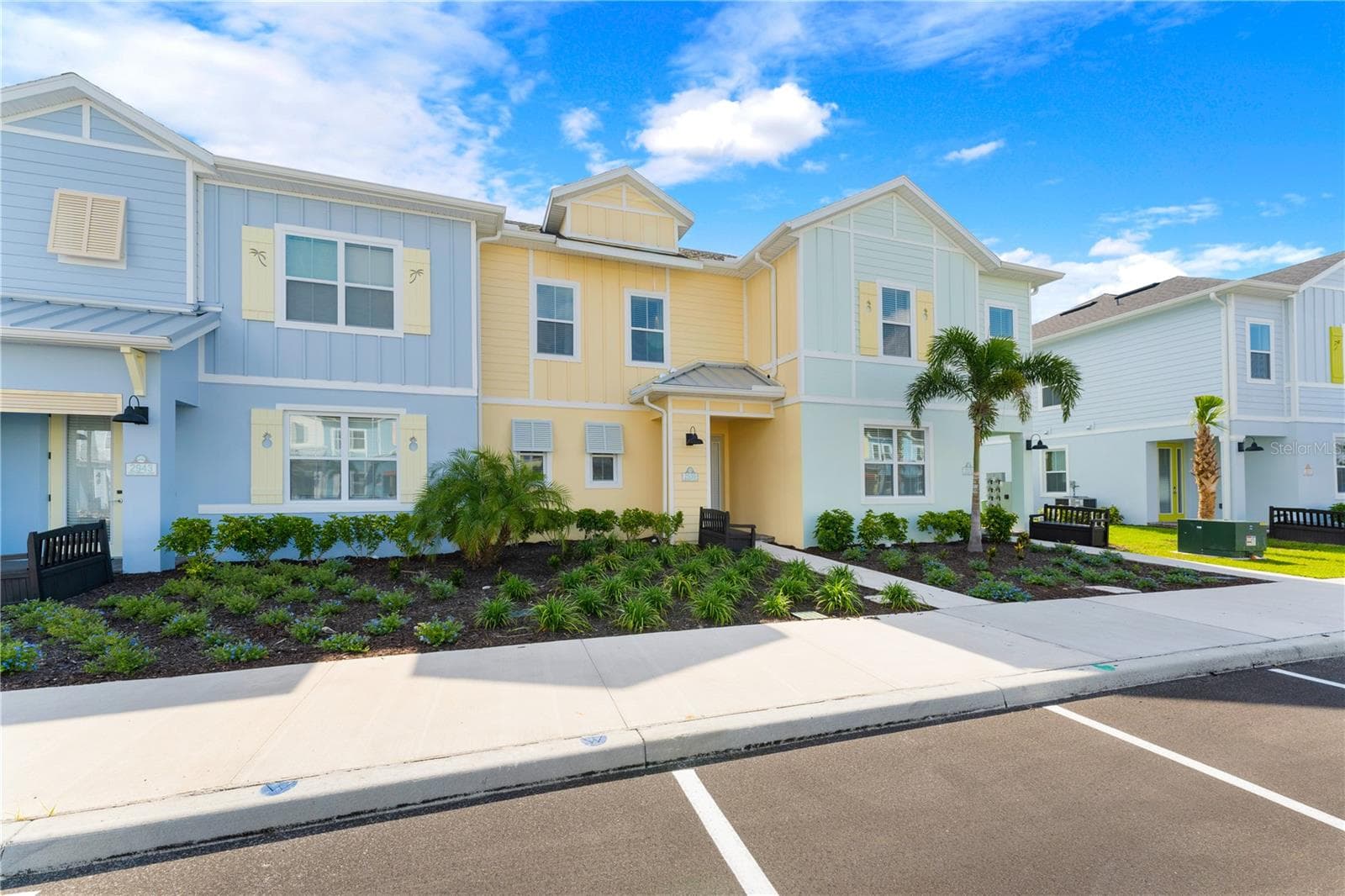 Townhouse at 2939 CASTAWAY LN, KISSIMMEE, photo 2 of 44