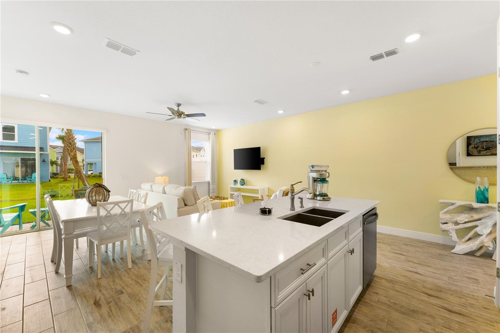 Townhouse at 2939 CASTAWAY LN, KISSIMMEE, photo 10 of 44