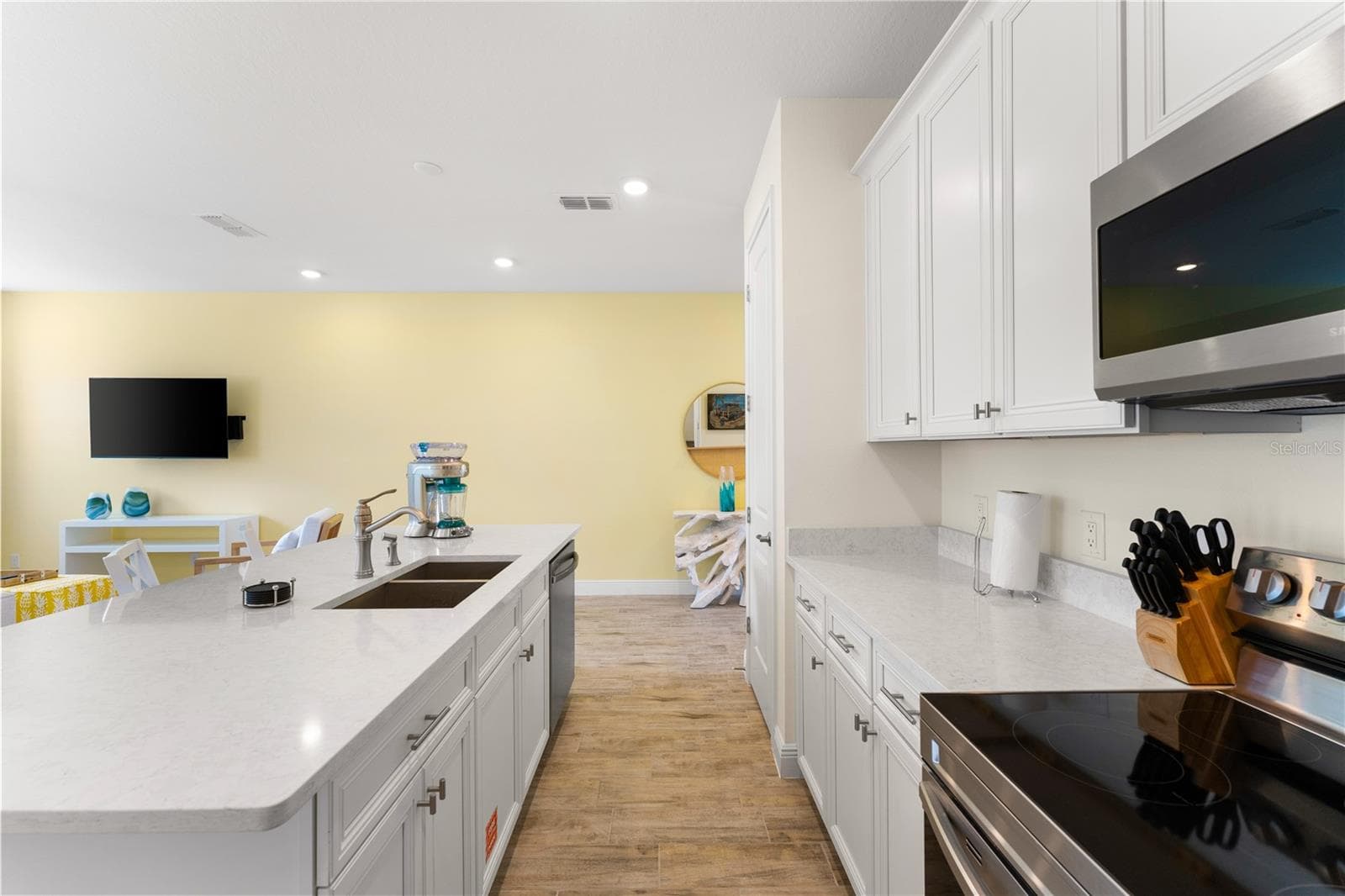 Townhouse at 2939 CASTAWAY LN, KISSIMMEE, photo 11 of 44