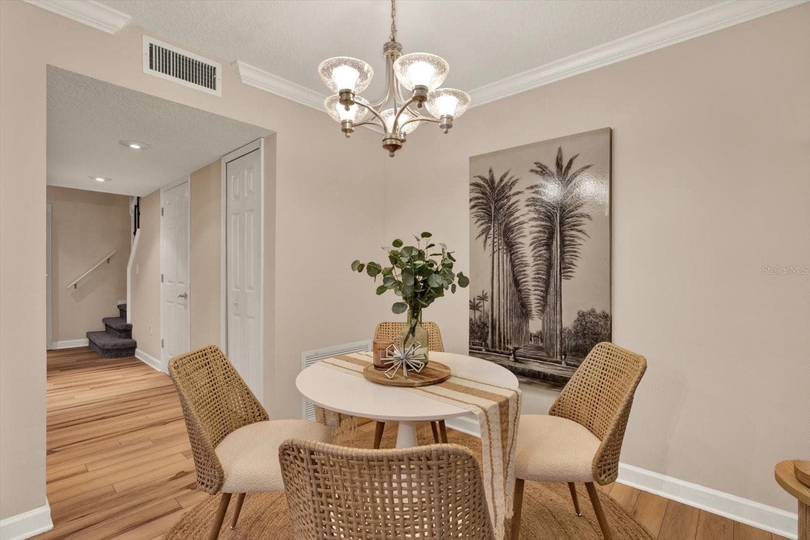 Dining - 9010 LAKE PLACE LN, TAMPA