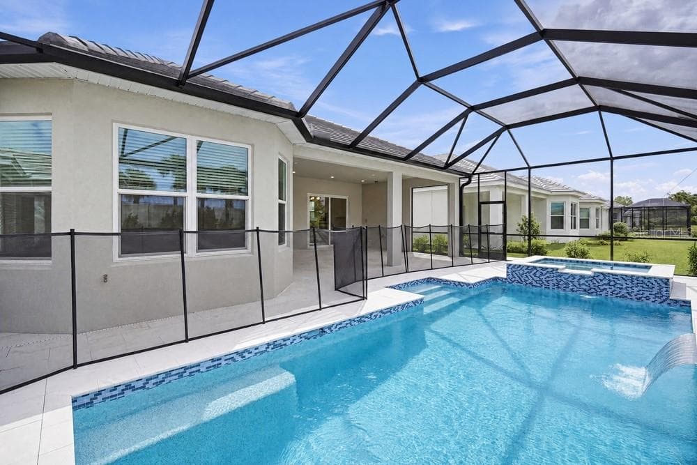 3212 Vicenza Court ~ Ready Now! - 3212 VICENZA CT, BRADENTON