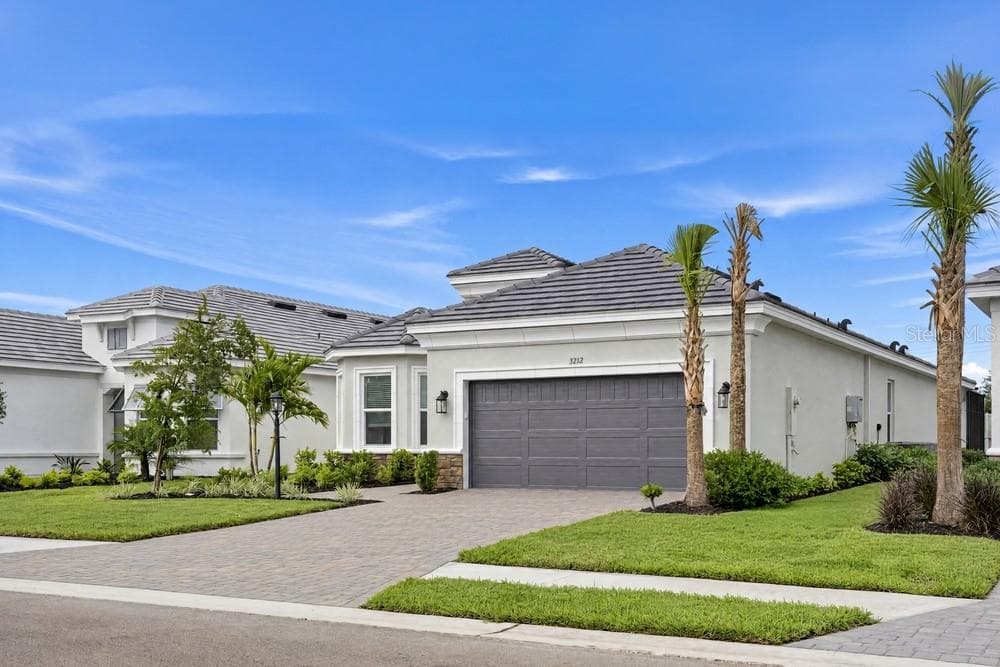 3212 Vicenza Court ~ Ready Now! - 3212 VICENZA CT, BRADENTON