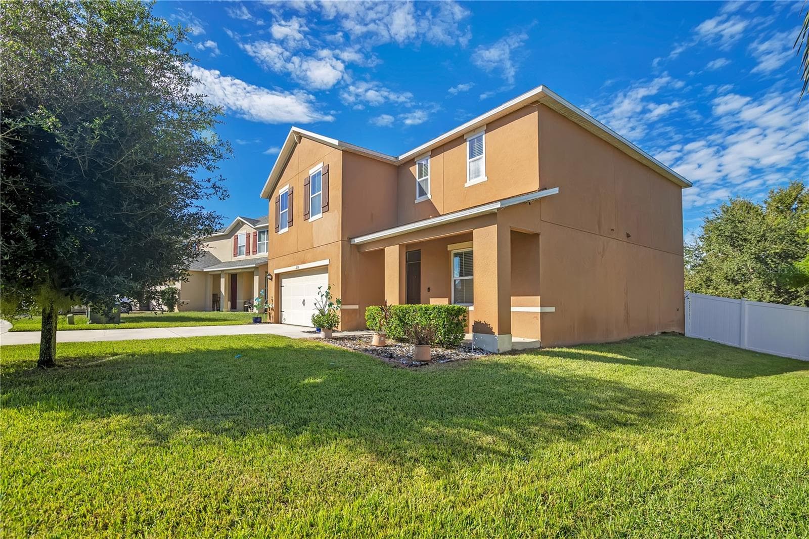 Single Family Residence at 2150 ROCKMART LOOP, TAVARES, photo 2 of 35