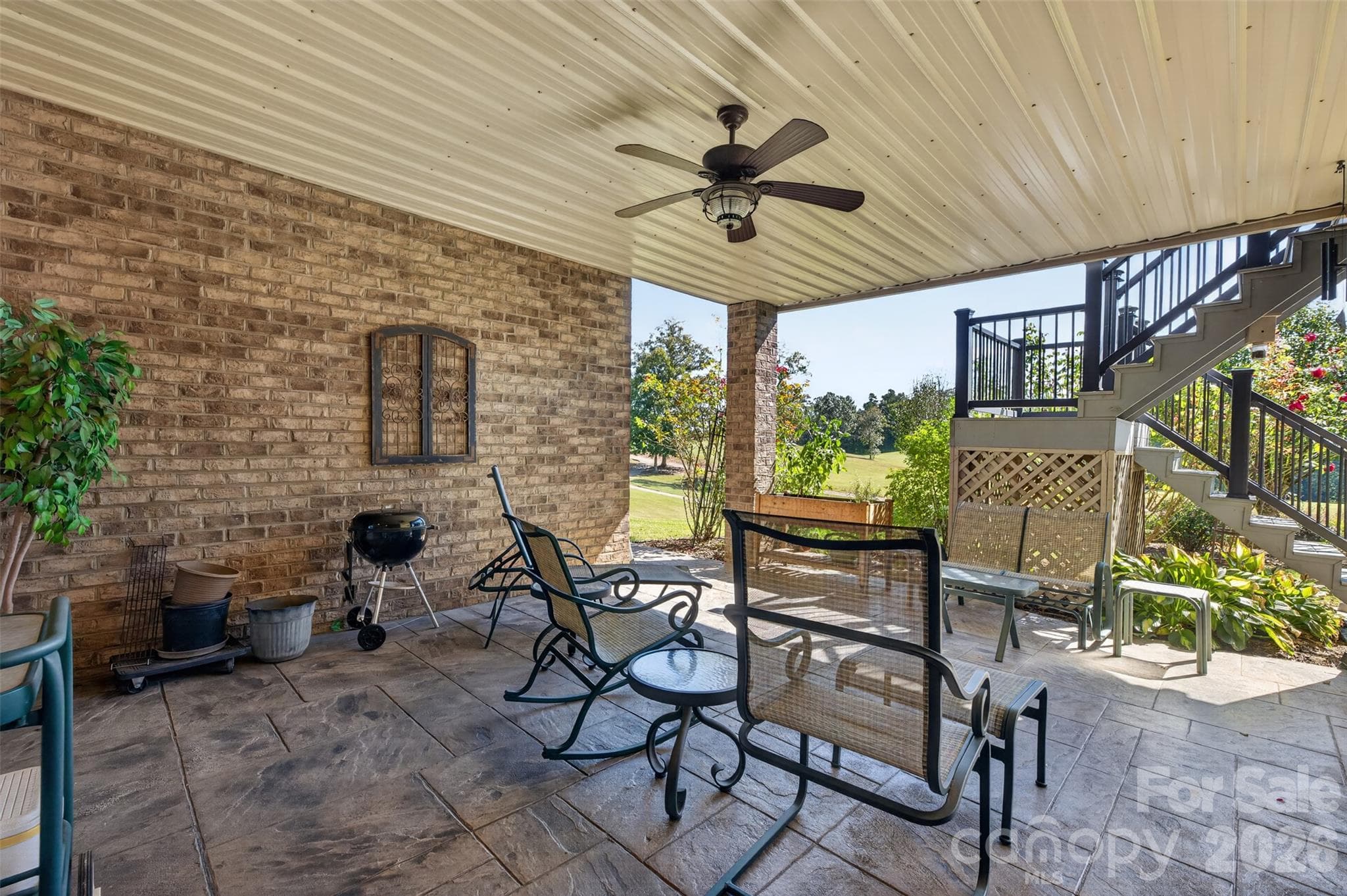 Covered Patio - 76 Divot Court, Hickory