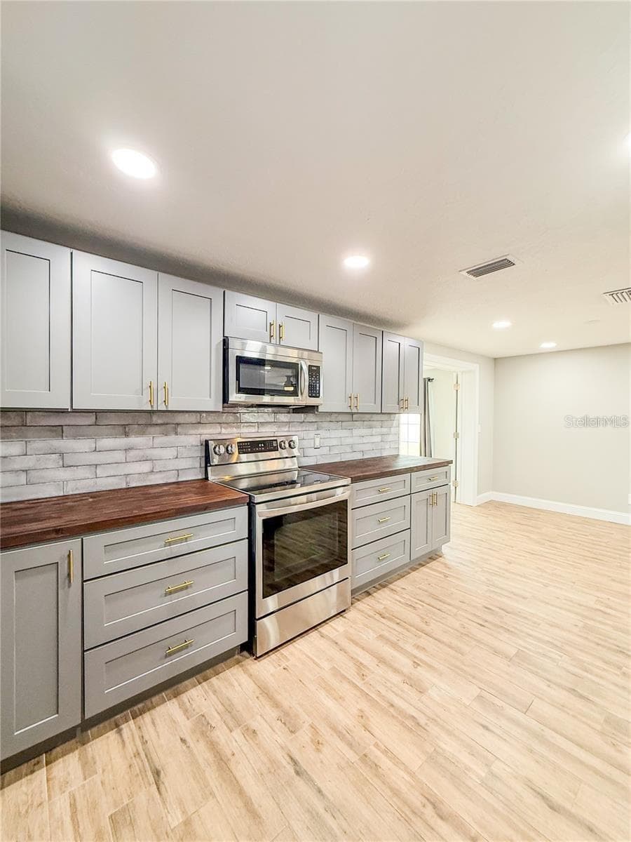 Single Family Residence at 8648 78TH PL, SEMINOLE, photo 4 of 28