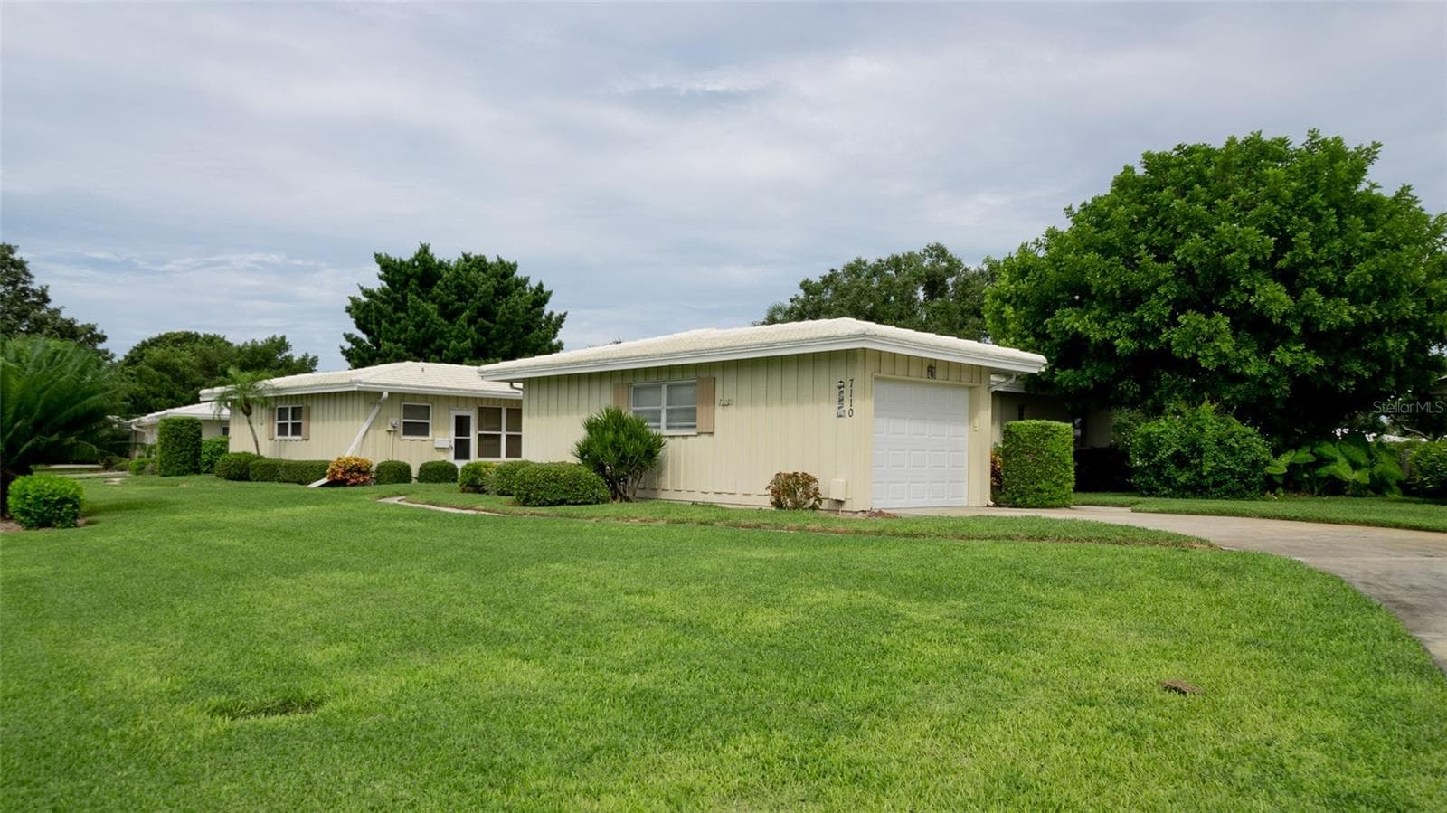 Villa at 7110 11TH AVE W, BRADENTON, photo 5 of 76