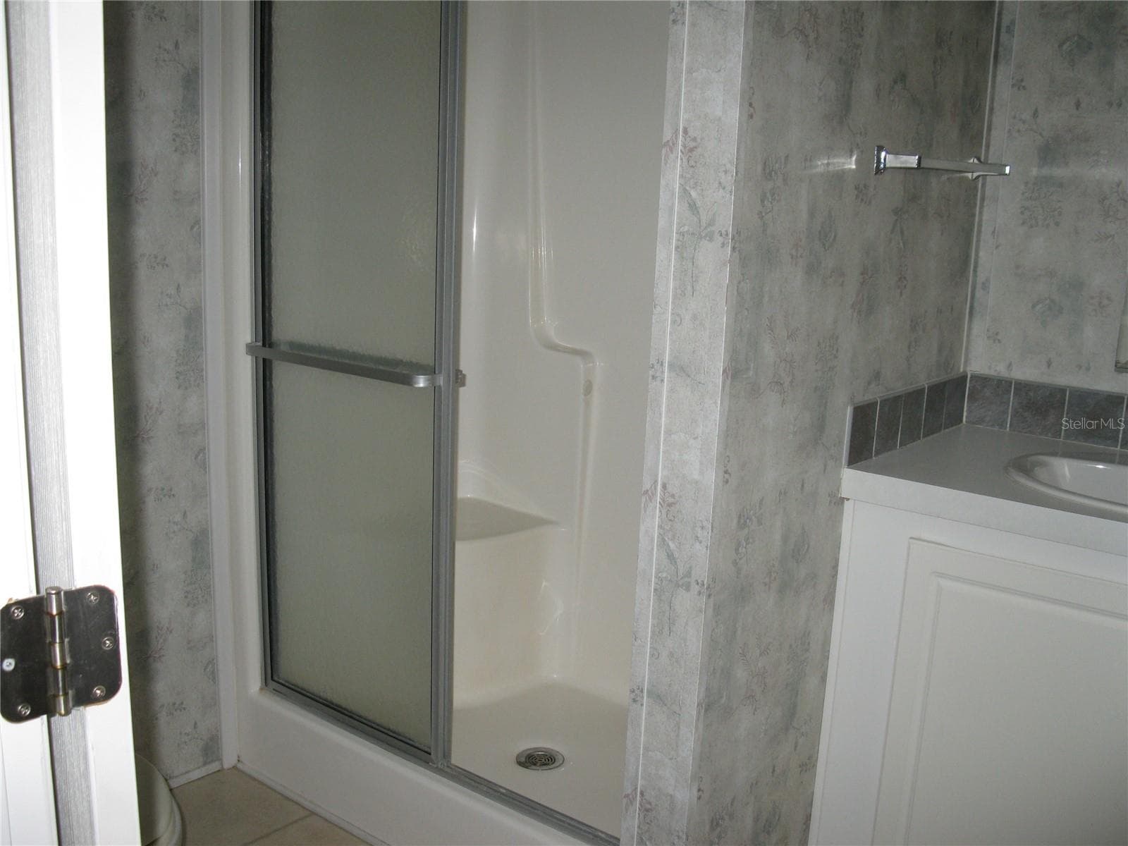 primary bath - 212 YORK COTTAGE DR, HAINES CITY
