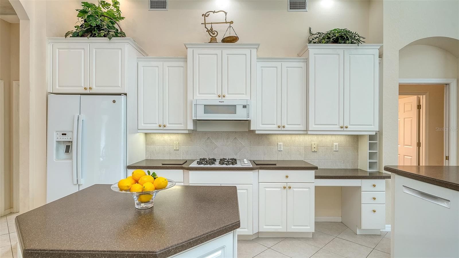 Single Family Residence at 7726 HEATHFIELD CT, UNIVERSITY PARK, photo 13 of 58