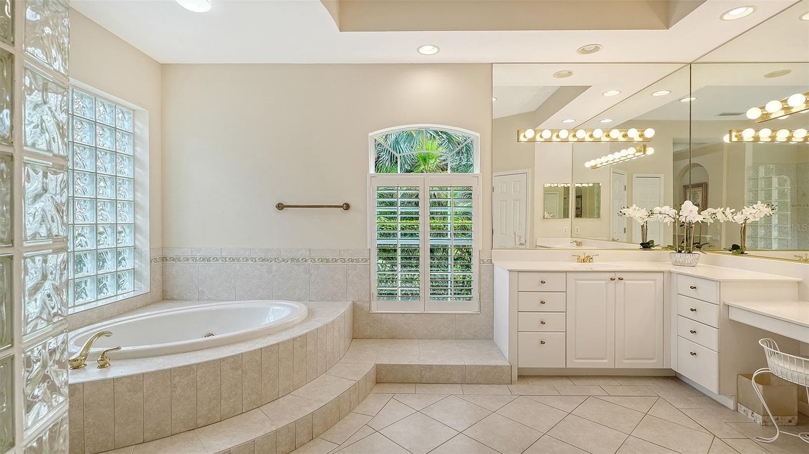 Single Family Residence at 7726 HEATHFIELD CT, UNIVERSITY PARK, photo 19 of 58
