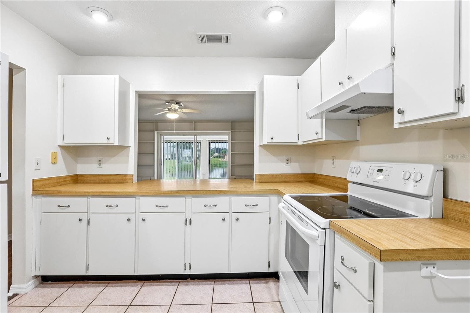 Single Family Residence at 104 CACTUSFLOWER LN, SUN CITY CENTER, photo 20 of 66