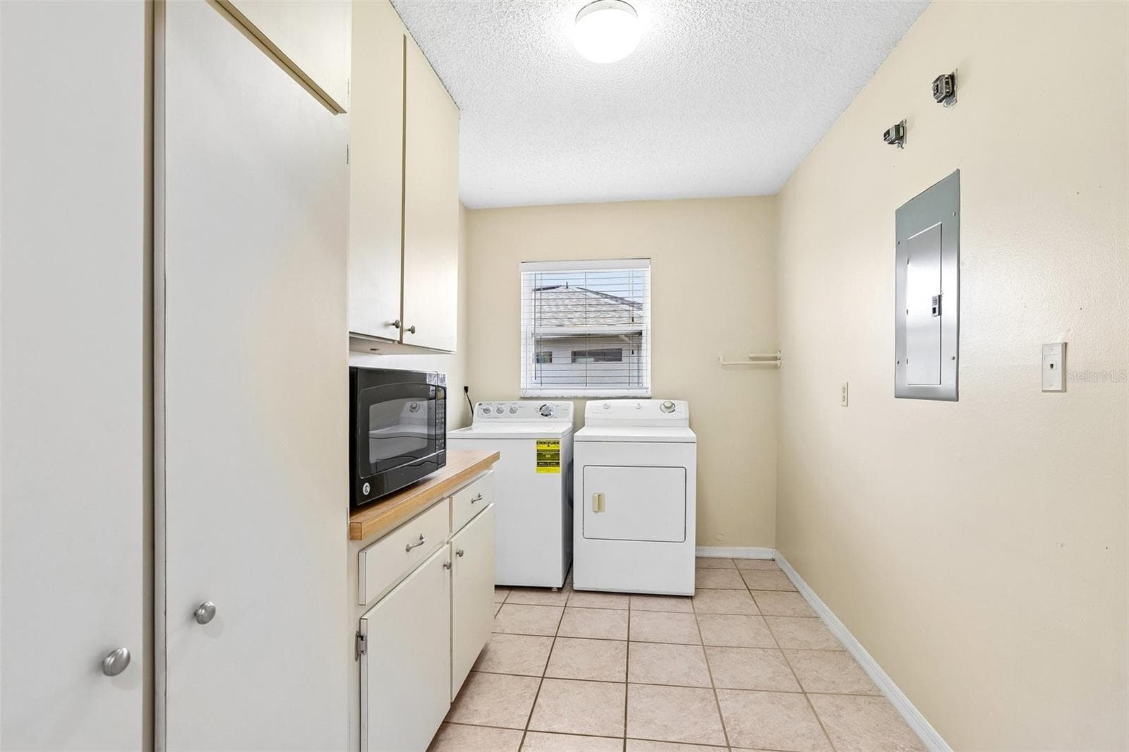 Single Family Residence at 104 CACTUSFLOWER LN, SUN CITY CENTER, photo 23 of 66
