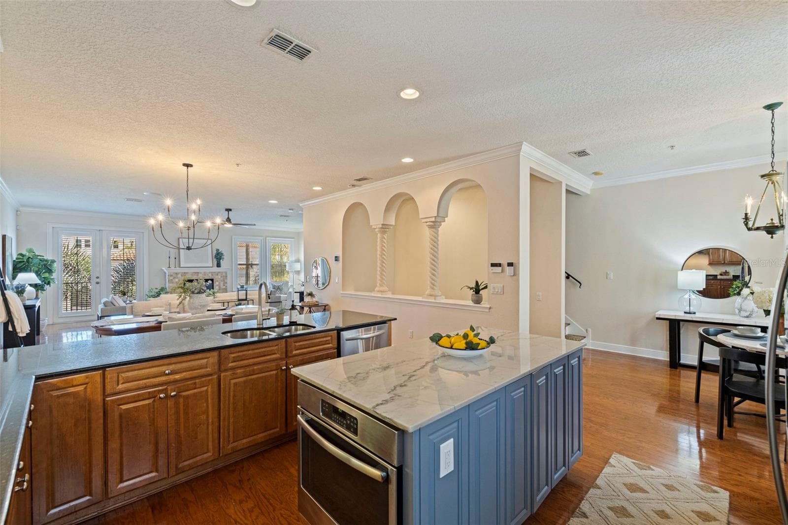 Townhouse at 114 E DAVIS BLVD #4, TAMPA, photo 7 of 50