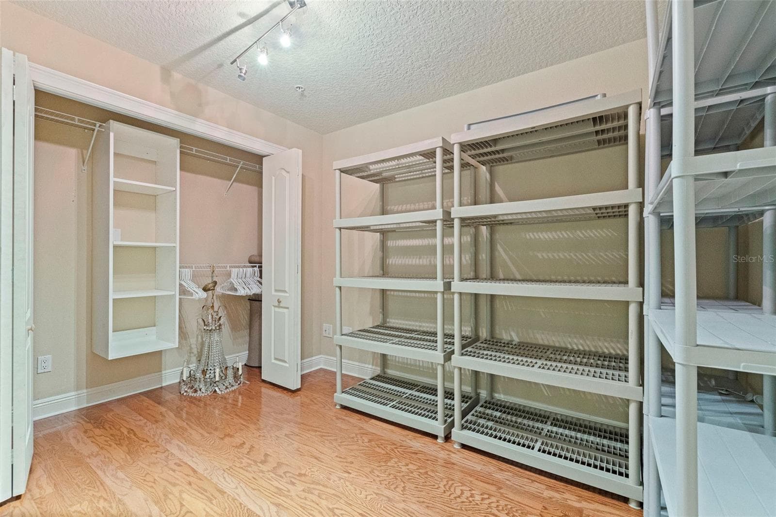 Townhouse at 114 E DAVIS BLVD #4, TAMPA, photo 45 of 50