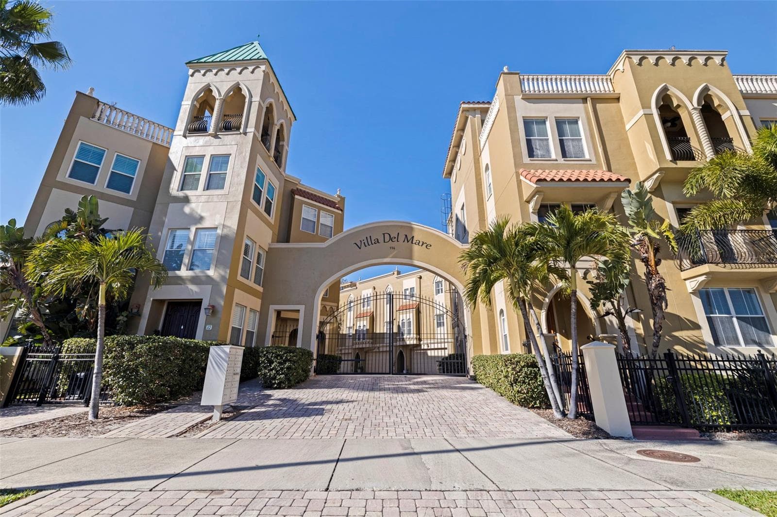 Townhouse at 114 E DAVIS BLVD #4, TAMPA, photo 46 of 50