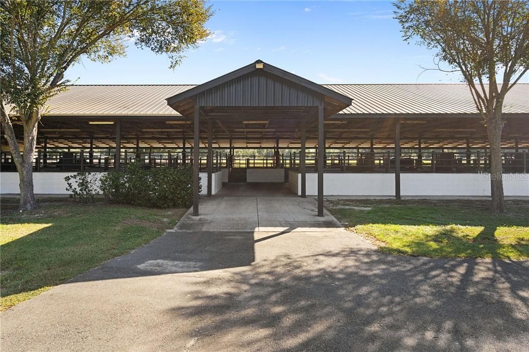 Residential at 17454 S Highway 475, SUMMERFIELD FL 34491, Summerfield, photo 15 of 86
