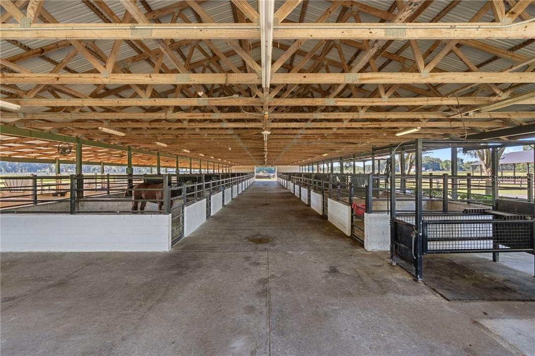 Residential at 17454 S Highway 475, SUMMERFIELD FL 34491, Summerfield, photo 17 of 86