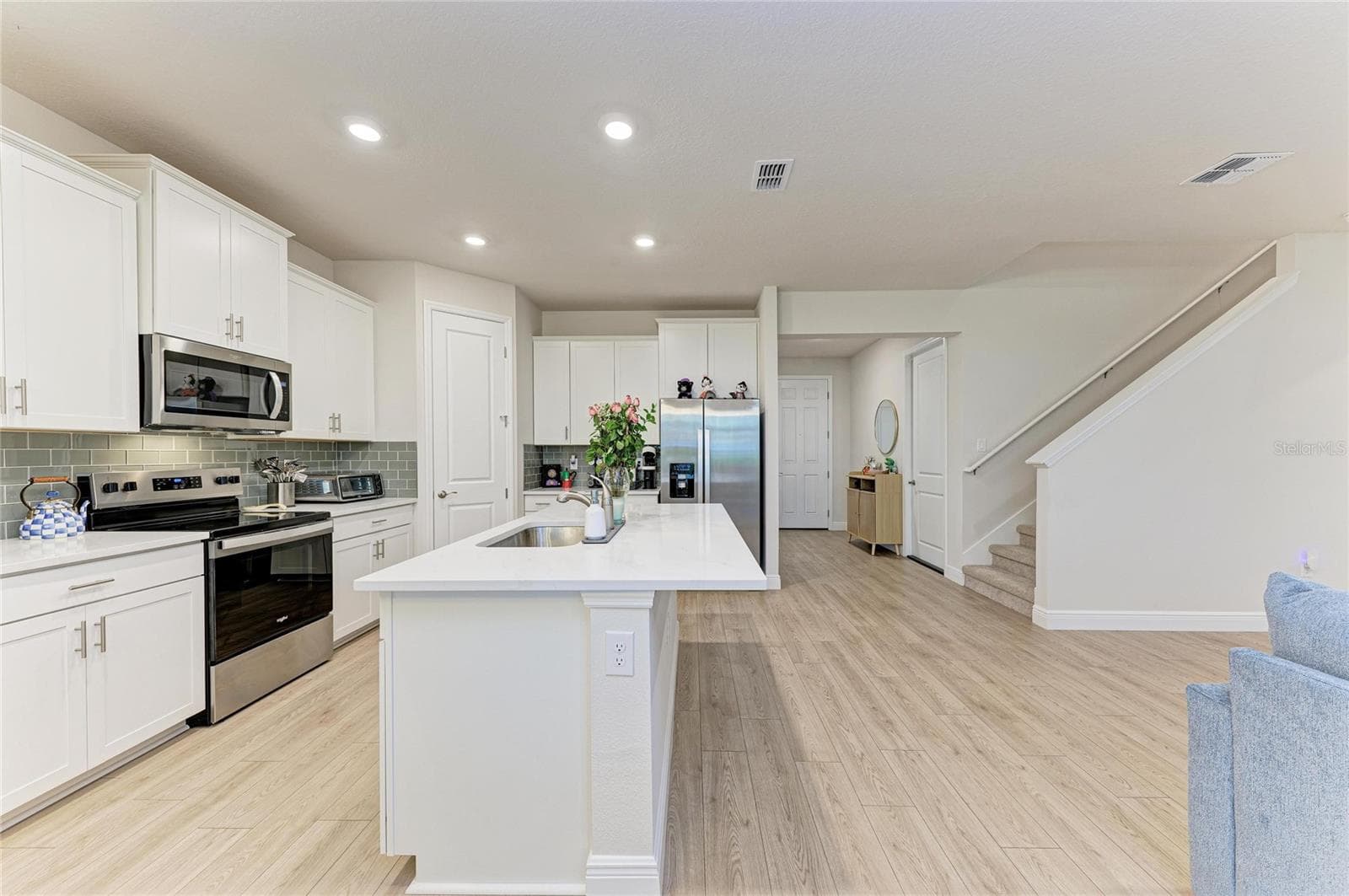 Single Family Residence at 18211 THISTLEBERRY PL, LAKEWOOD RANCH, photo 13 of 82