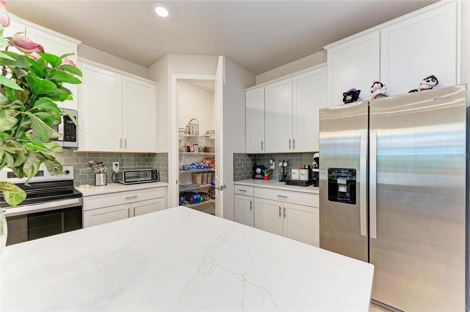 Single Family Residence at 18211 THISTLEBERRY PL, LAKEWOOD RANCH, photo 16 of 82