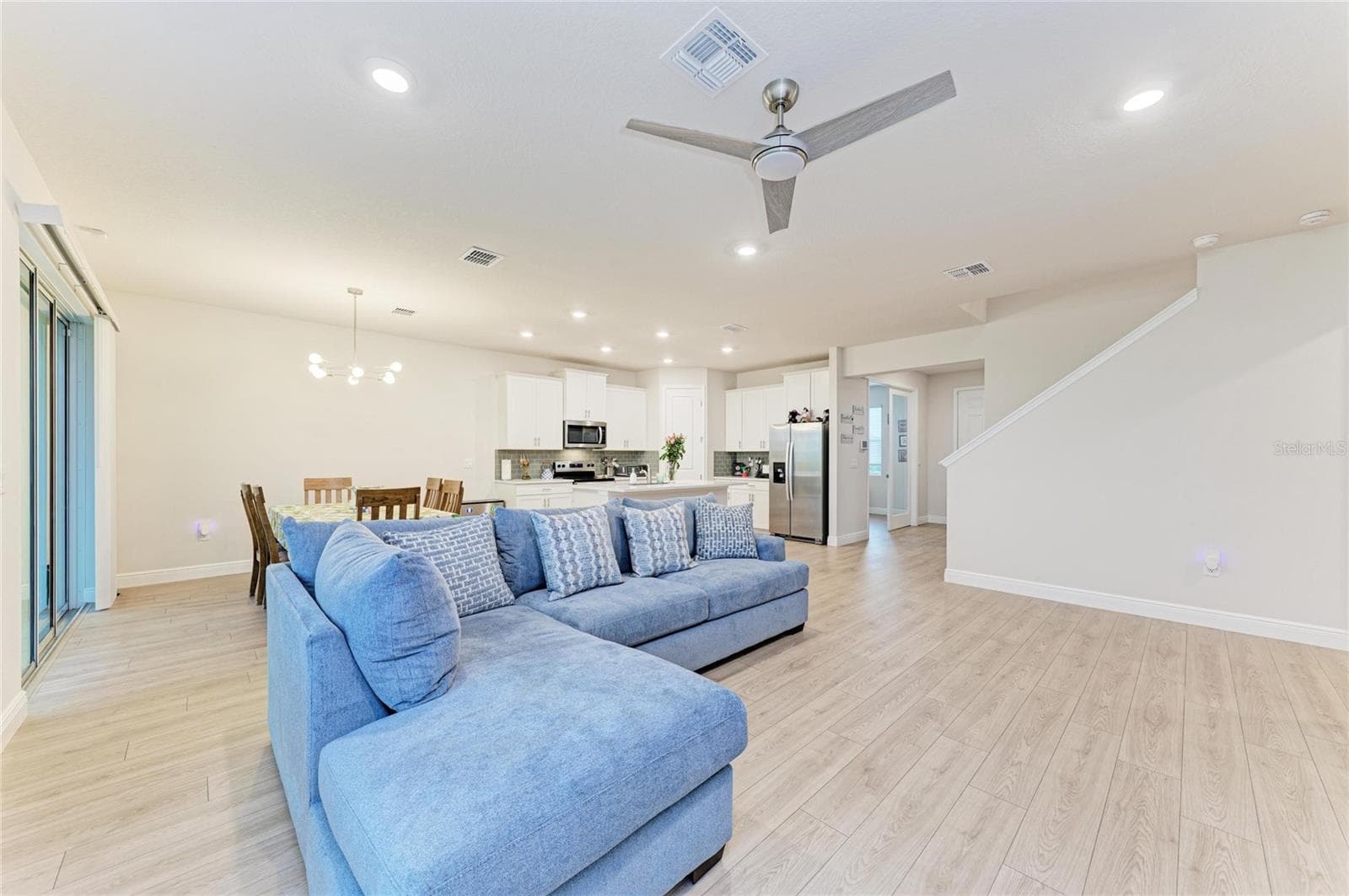 Single Family Residence at 18211 THISTLEBERRY PL, LAKEWOOD RANCH, photo 20 of 82