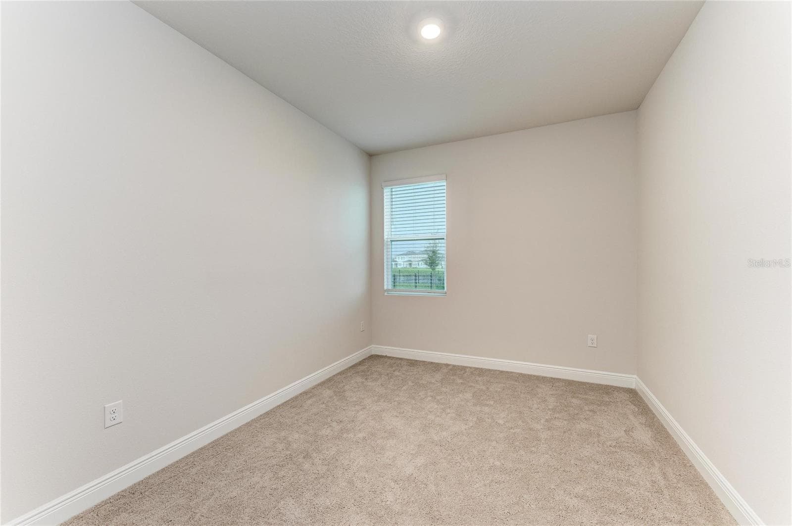 Single Family Residence at 18211 THISTLEBERRY PL, LAKEWOOD RANCH, photo 25 of 82