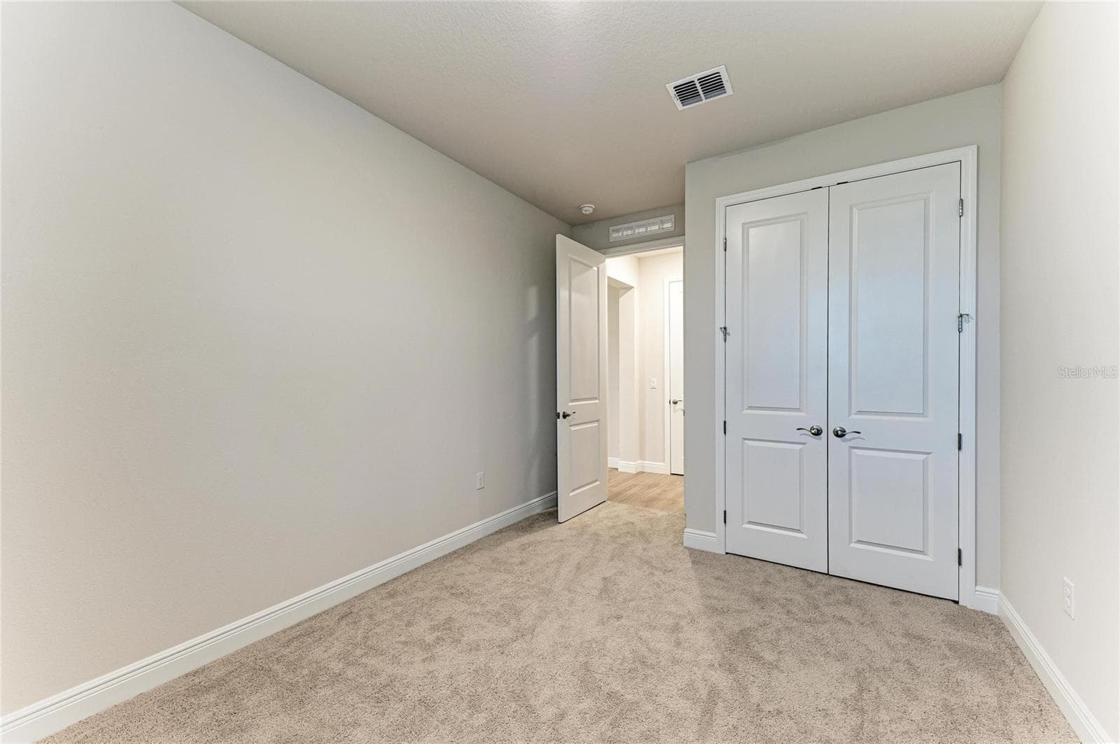 Single Family Residence at 18211 THISTLEBERRY PL, LAKEWOOD RANCH, photo 26 of 82