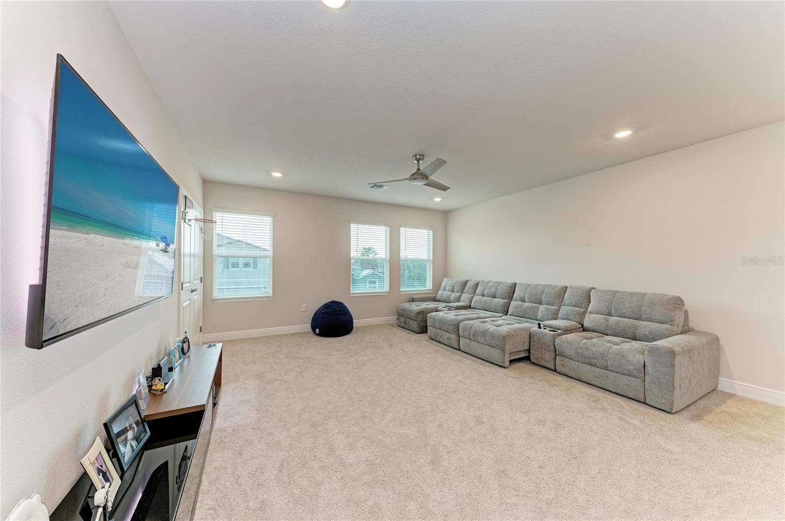 Single Family Residence at 18211 THISTLEBERRY PL, LAKEWOOD RANCH, photo 30 of 82