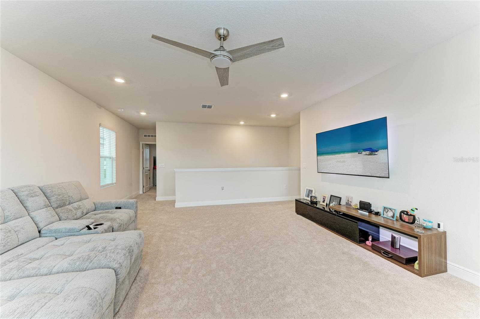 Single Family Residence at 18211 THISTLEBERRY PL, LAKEWOOD RANCH, photo 32 of 82