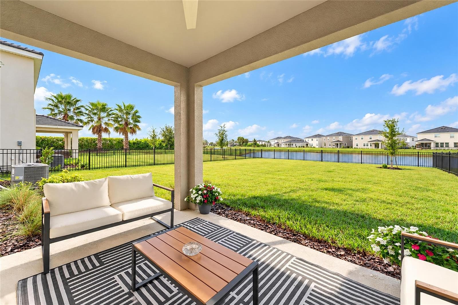 Single Family Residence at 18211 THISTLEBERRY PL, LAKEWOOD RANCH, photo 55 of 82