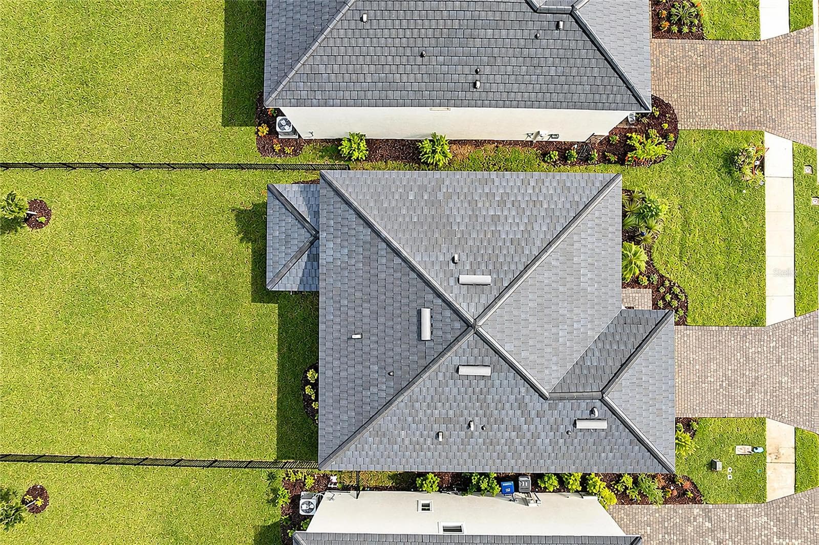 Single Family Residence at 18211 THISTLEBERRY PL, LAKEWOOD RANCH, photo 57 of 82
