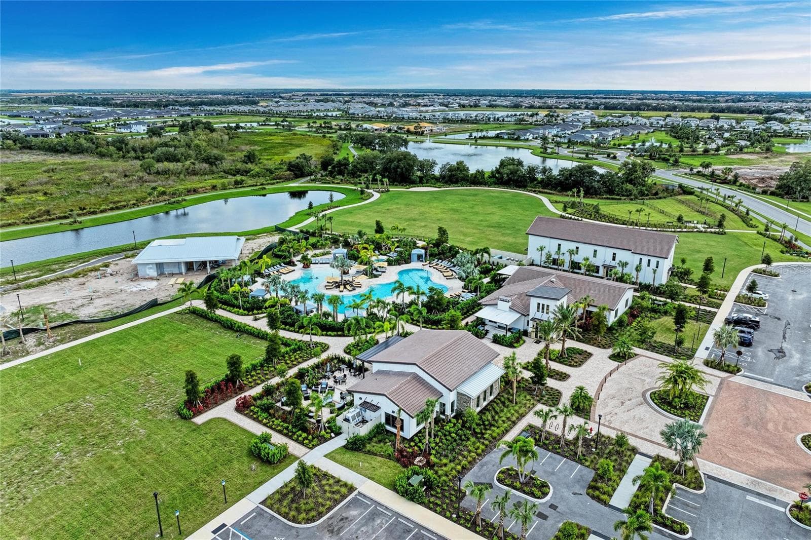 Single Family Residence at 18211 THISTLEBERRY PL, LAKEWOOD RANCH, photo 60 of 82