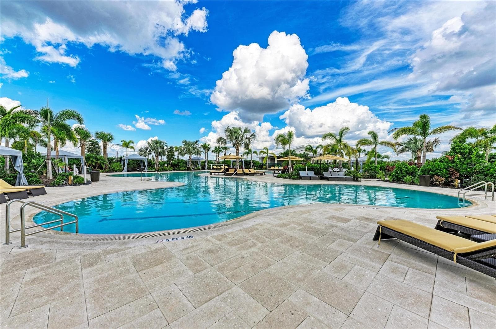 Single Family Residence at 18211 THISTLEBERRY PL, LAKEWOOD RANCH, photo 74 of 82