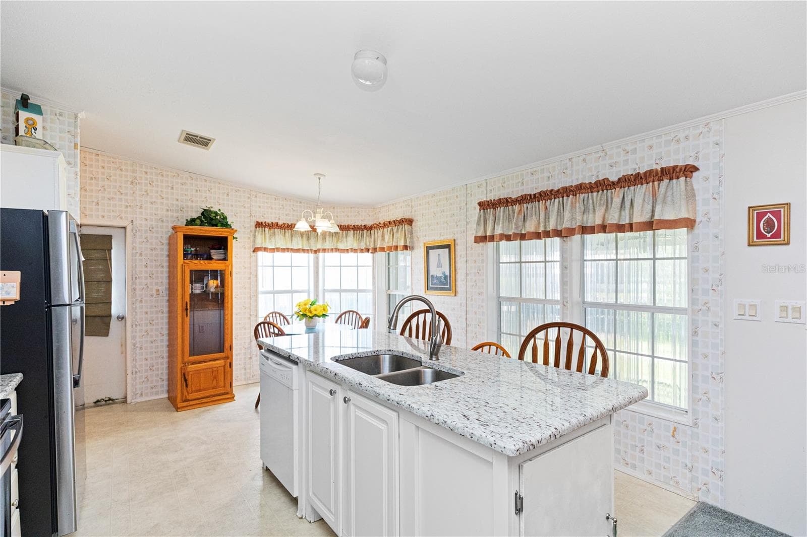 Manufactured Home at 3204 SUNNY HARBOR DR, PUNTA GORDA, photo 4 of 35