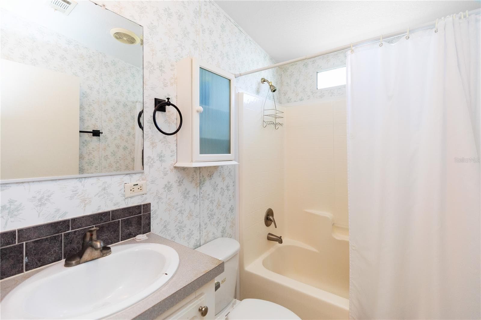 Manufactured Home at 3204 SUNNY HARBOR DR, PUNTA GORDA, photo 15 of 35
