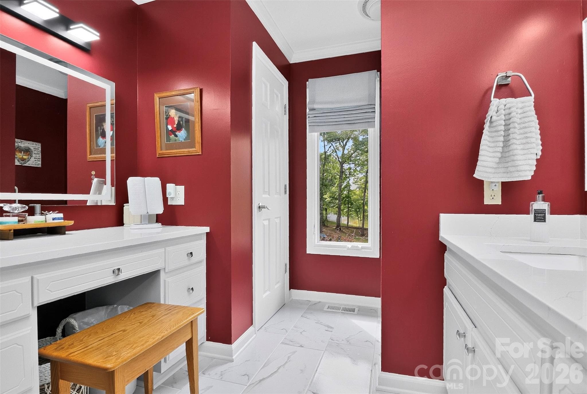 Single Family Residence at 525 Shoreline Drive, Lancaster, photo 25 of 45