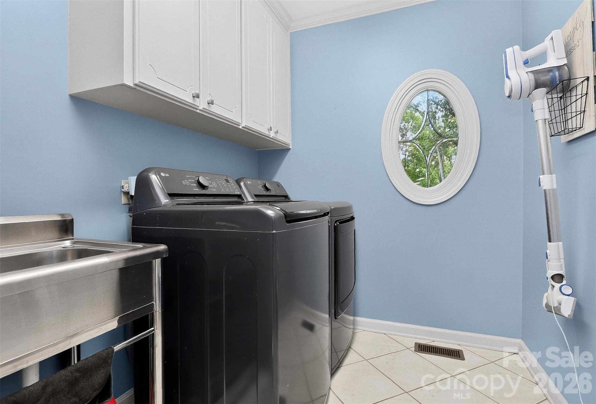 Single Family Residence at 525 Shoreline Drive, Lancaster, photo 29 of 45