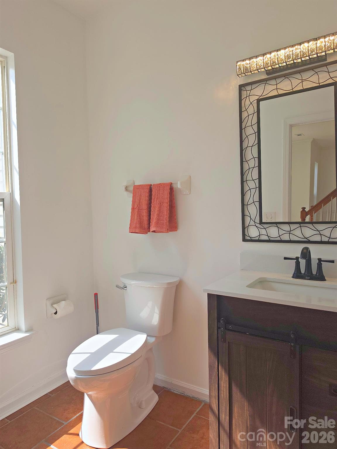 Single Family Residence at 5708 Falls Ridge Lane, Charlotte, photo 5 of 47