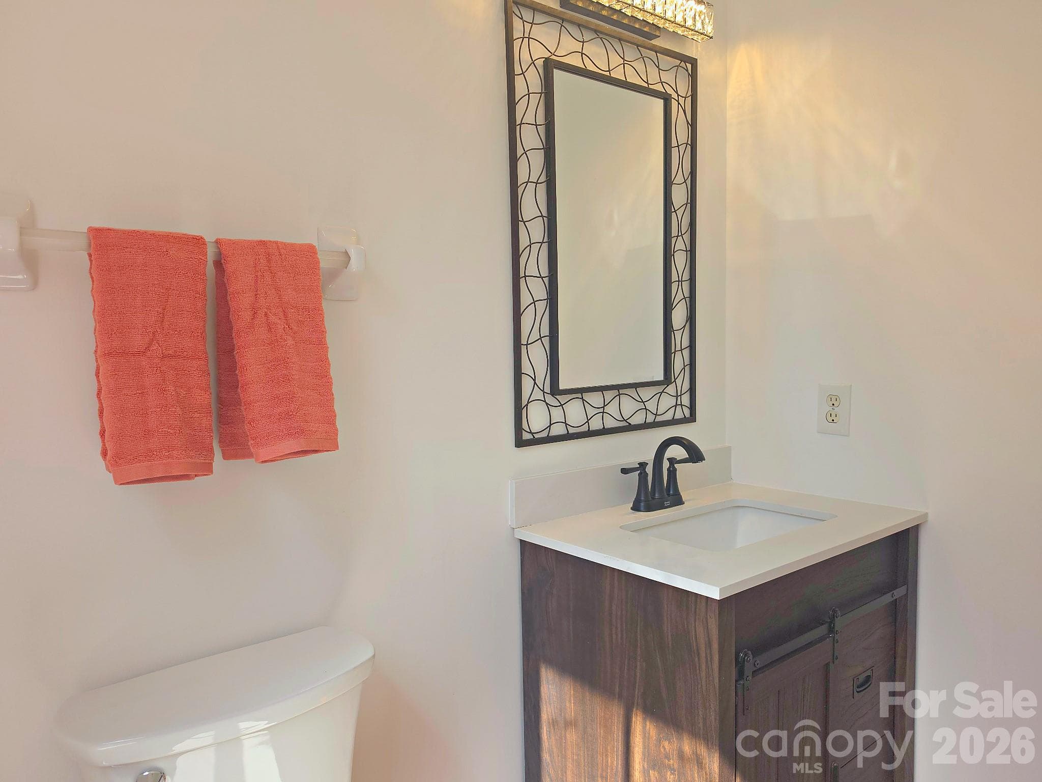 Single Family Residence at 5708 Falls Ridge Lane, Charlotte, photo 6 of 47